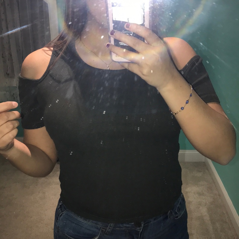 Mid sleeve top
